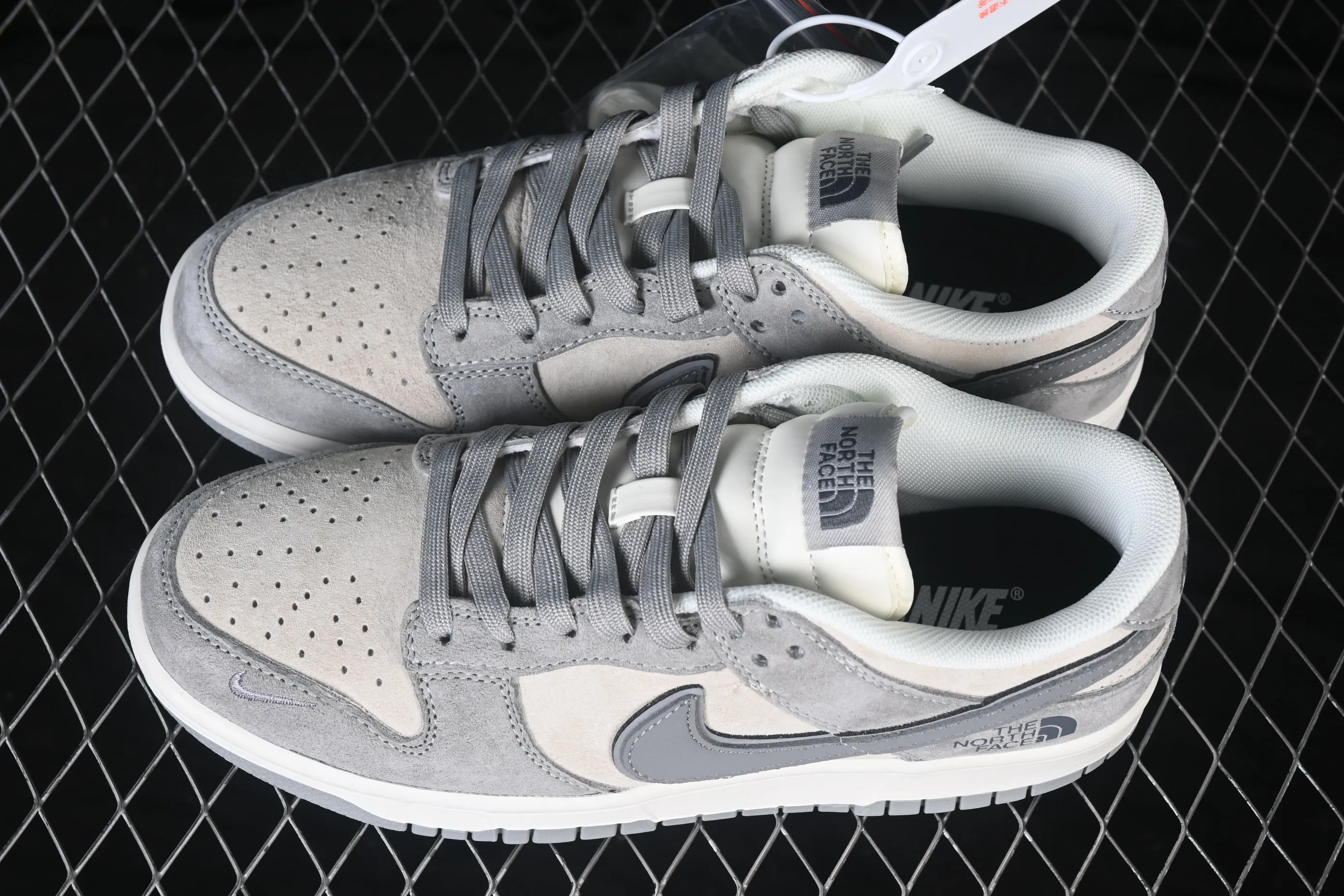 All categories Nk SB Dunk Series Nk SB Dunk Low High-end customized low-top sneakers Nike SB Dunk Low Gray suede High-end customized low-top casual sneakers XZ5899-109
